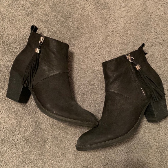 Steve Madden Beti Ankle Booties - Picture 1 of 8